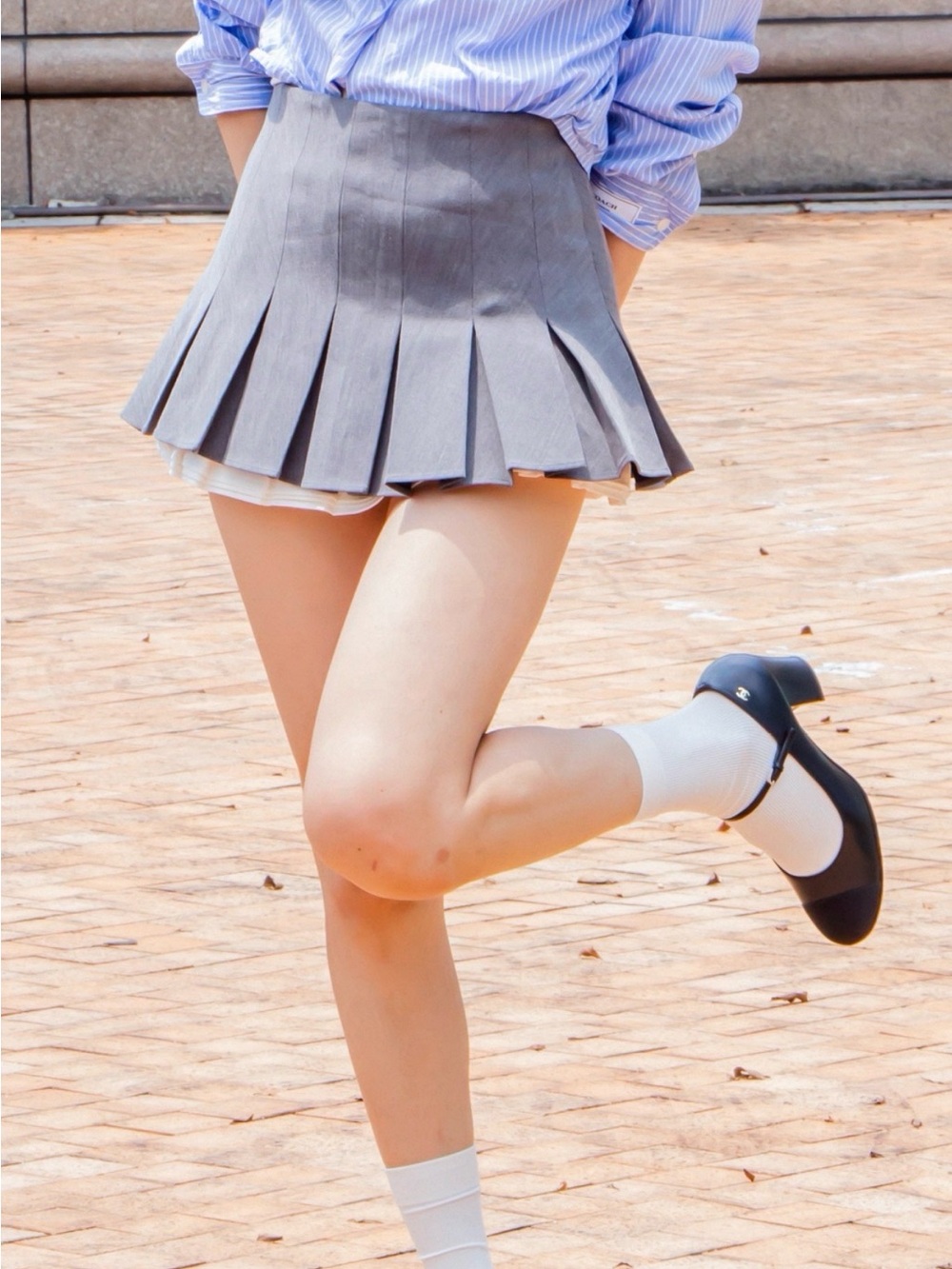 Pleated Mini Skirt in Light Gray 
Gray Pleated Mini Skirt / Skort – Size M